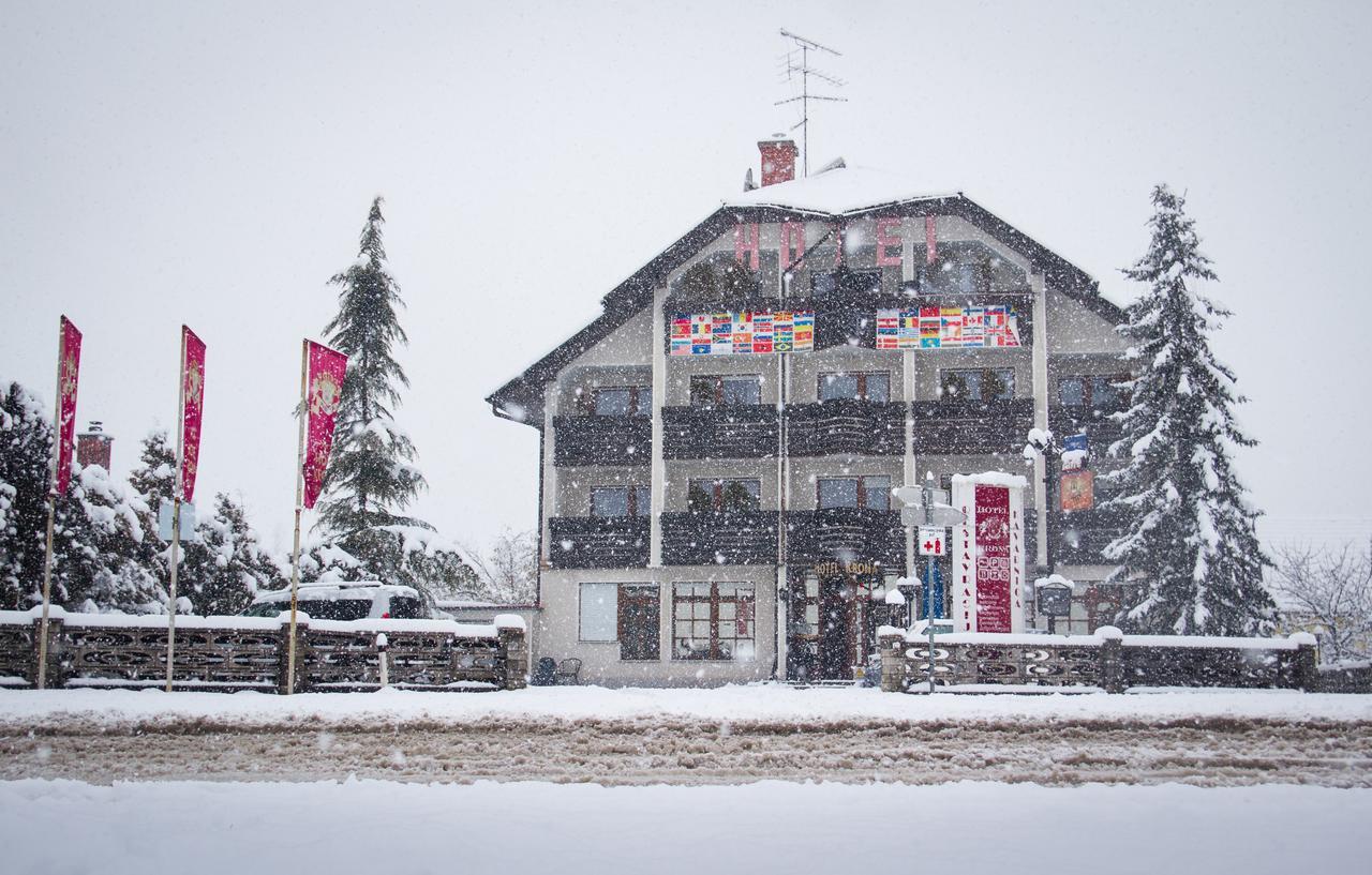 Hotel Krona Domžale エクステリア 写真